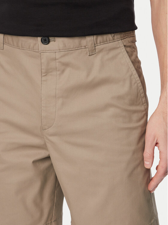 HUGO HUGO Pantalon scurți din material Genar261S 50567293 Maro deschis Slim Fit