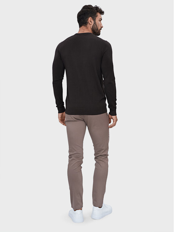 Evenemen Evenemen Sweter Round Neck Brązowy Slim Fit