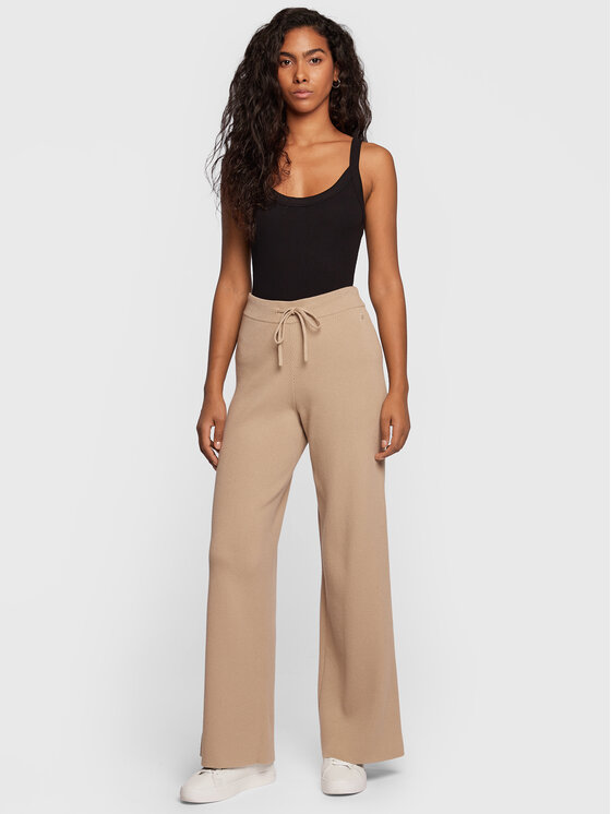 Gina Tricot Gina Tricot Top Basic 14188 Crna Slim Fit