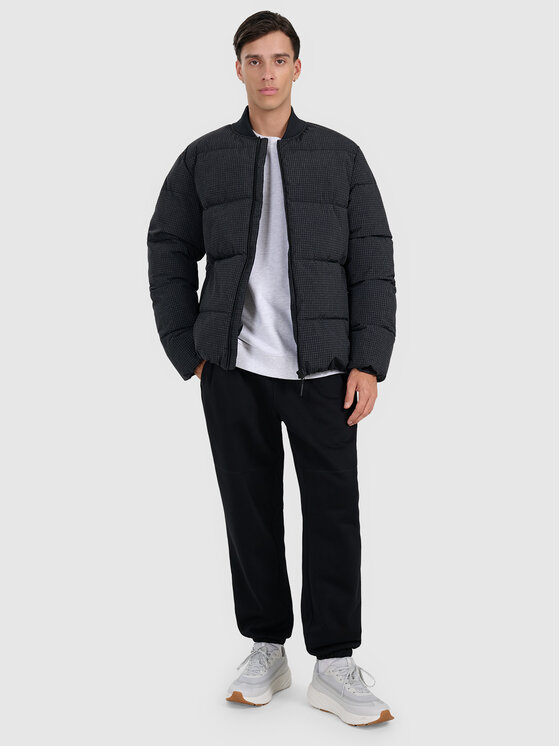 4F 4F Kurtka puchowa URBAN COMMUTER Czarny Regular Fit