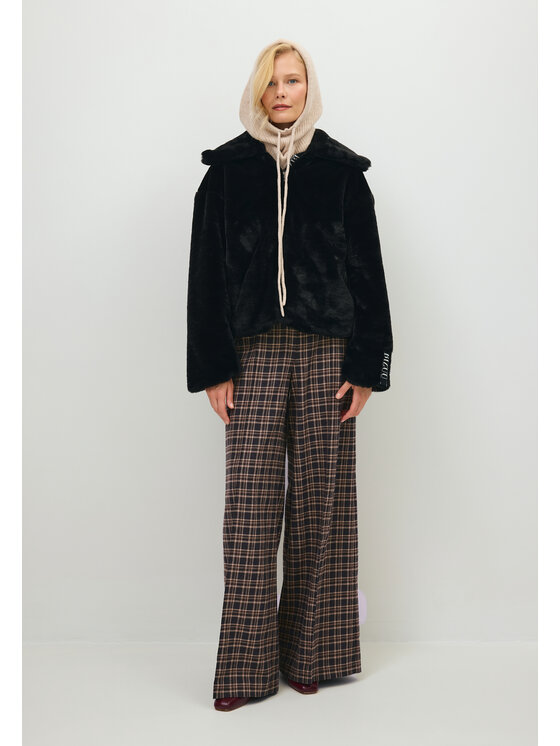 BIZUU BIZUU Futro FLUFFY FAUX FUR WARM WINTER Czarny Standard Fit