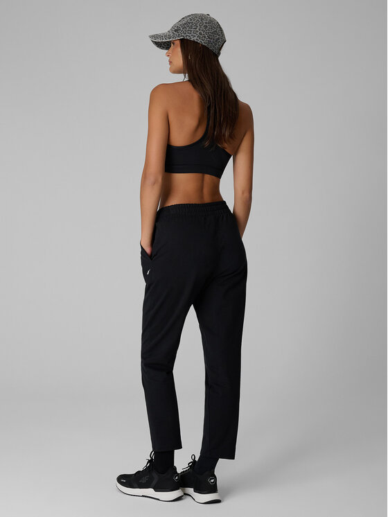 4F 4F Spodnie dresowe BASIC+ Czarny Slim Fit