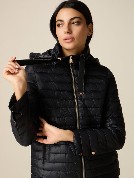 Oltre Oltre Giubbotto piumino F029R001521N033 Nero Regular Fit