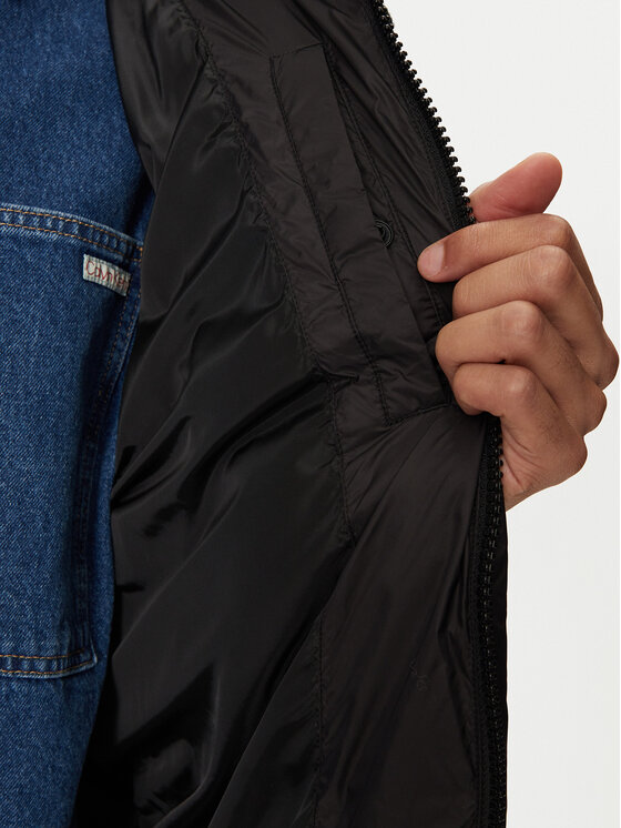 Calvin Klein Jeans Calvin Klein Jeans Žieminė striukė J30J326091 Juoda Regular Fit