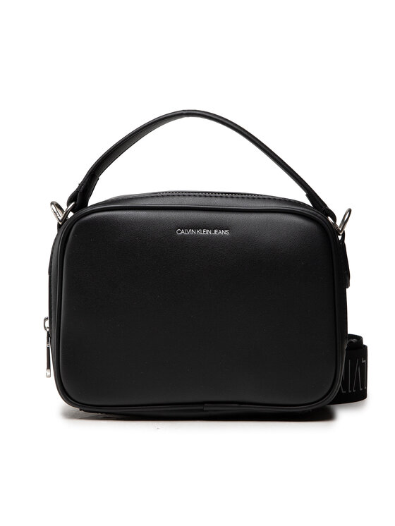 Calvin Klein Jeans Torebka Trapezoid Shadow Camera Bag K60K608382