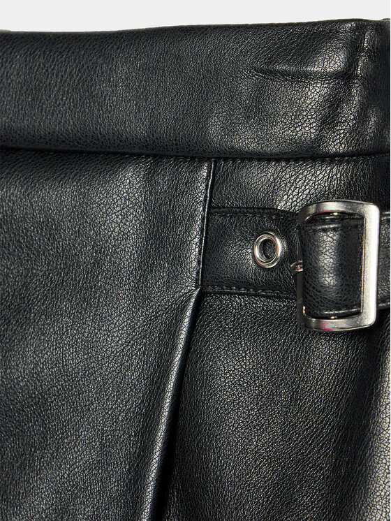 Guess Guess Krilo J3BD08 WE8D0 Črna Regular Fit
