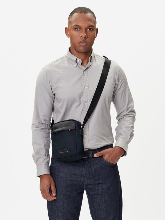 Tommy Hilfiger Saszetka Th Nylon Mini Reporter AM0AM13618 Granatowy