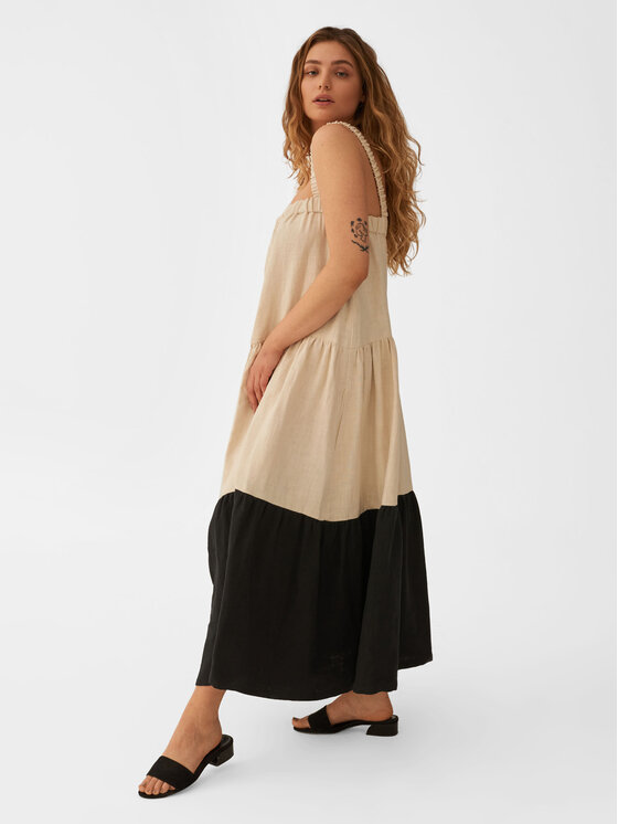 Undress Code Undress Code Poletna obleka Dolce Far Niente 562 Bež Regular Fit