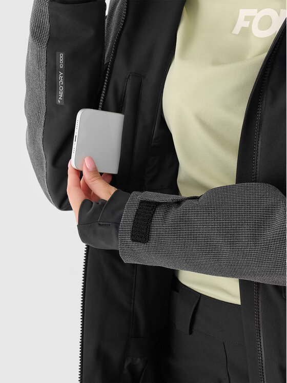 4F 4F Giacca da snowboard 4FWAW24TTJAF587-20S Nero Regular Fit