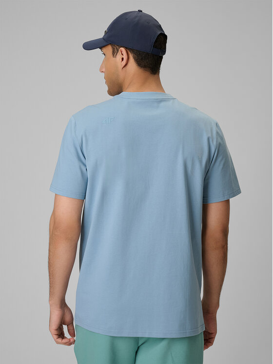 4F 4F T-Shirt BASIC+ Niebieski jasny Regular Fit