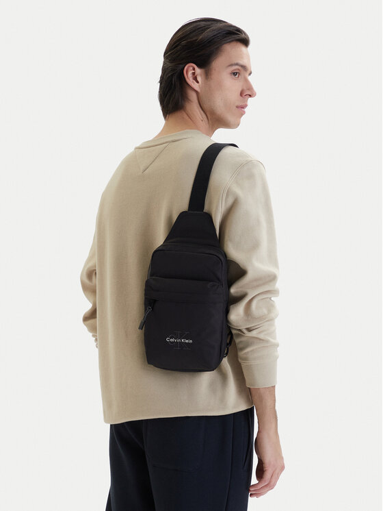 Calvin Klein Geantă crossover Bold Sling LV04D3300G Negru