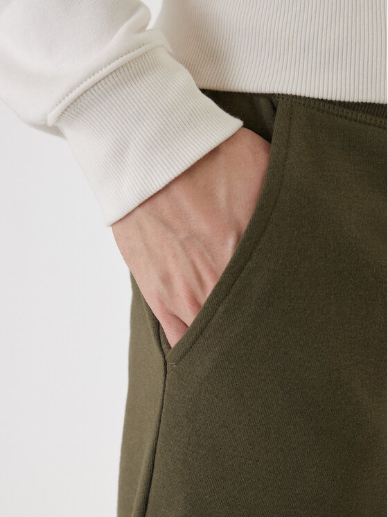 Tommy Hilfiger Tommy Hilfiger Pantaloni scurți sport UM0UM03452 Verde Regular Fit