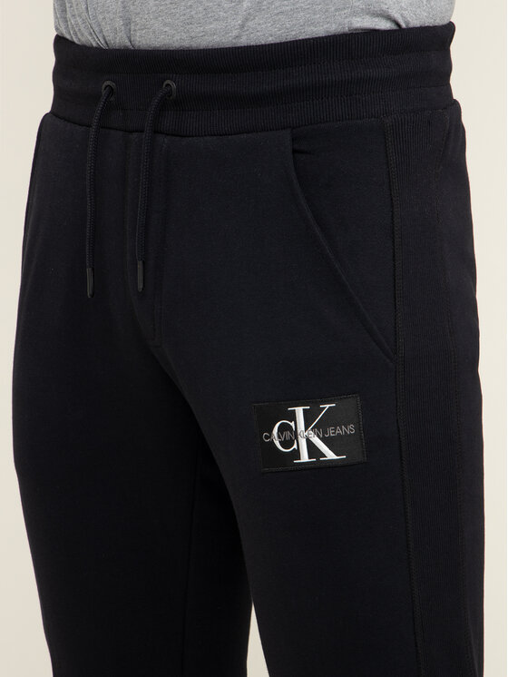 Calvin Klein Jeans Calvin Klein Jeans Sportinės kelnės J30J314066 Juoda Regular Fit