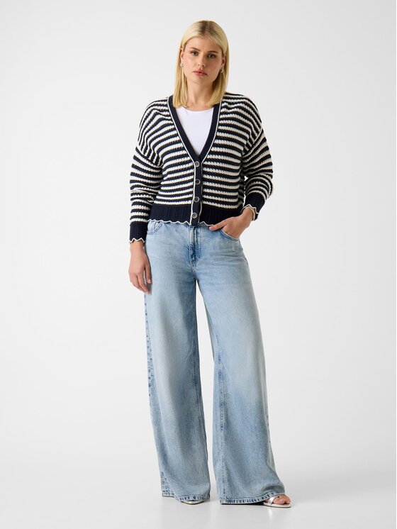 Guess Guess Sweter 182055 Czarny Classic Fit