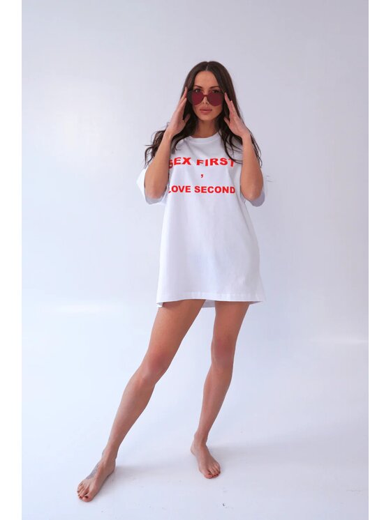 Chiara Wear Chiara Wear T-Shirt T-shirt bawełniany oversize SEX FIRST Biały Oversize