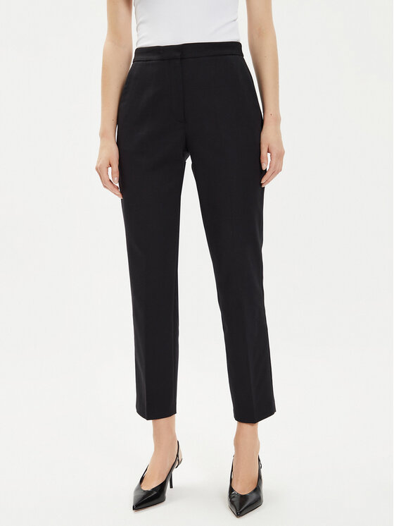 Calvin Klein Chino nohavice K20K206885 Čierna Slim Fit