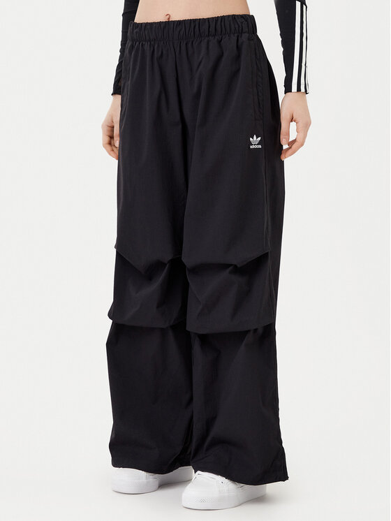adidas Teplákové nohavice Essentials Ripstop JD0785 Čierna Loose Fit