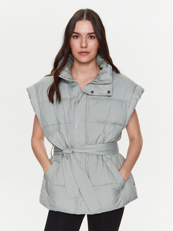 Елек Gina Tricot