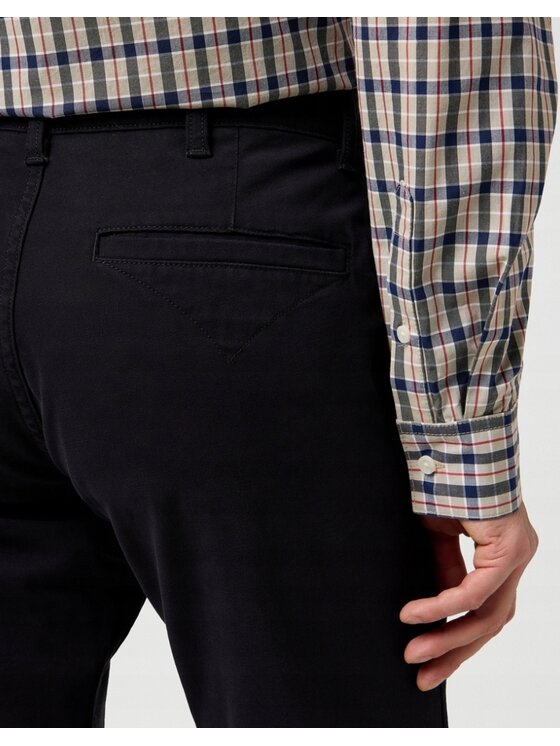 Wrangler Wrangler Chinosy Regular Chino Czarny Chino Fit