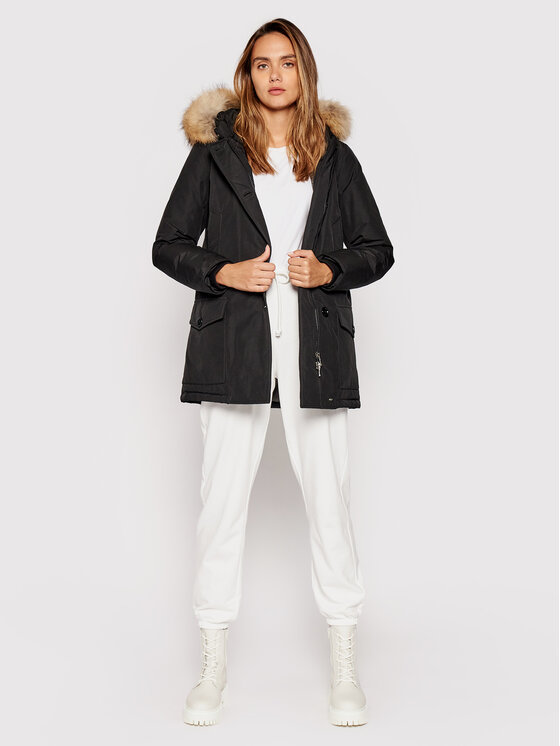 Woolrich parka coat hotsell