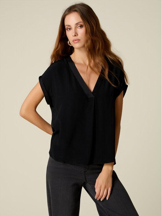 Oltre Oltre Bluzka 2488J200825N033 Czarny Regular Fit