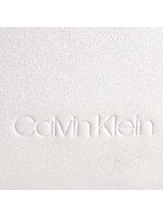 Calvin Klein Calvin Klein Kabelka Strapped Bucket Cb K60K604934 Bílá
