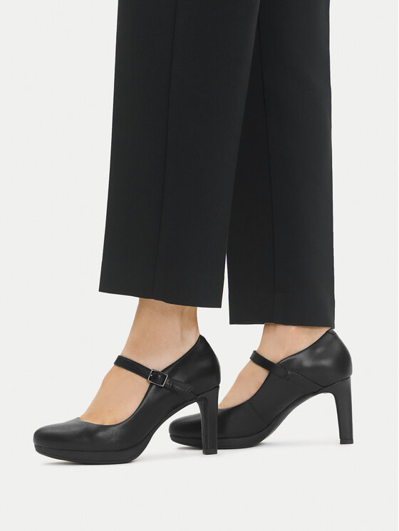 Clarks Clarks Pusbačiai Ambyr Shine 261577844 Juoda