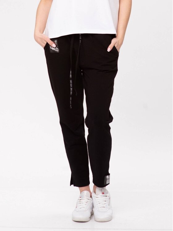 Look Made With Love Look Made With Love Spodnie damskie Look 824 Great black Czarny Loose Fit