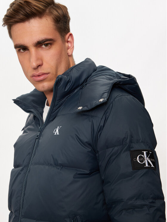 Calvin Klein Jeans Calvin Klein Jeans Pūkinė striukė Essentials J30J325946 Tamsiai mėlyna Regular Fit