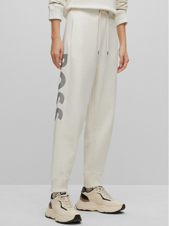 Boss Долнище анцуг 50490528 Бежов Relaxed Fit