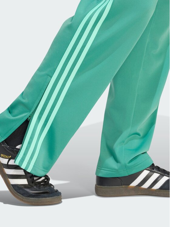 adidas adidas Spodnie materiałowe 159128 Zielony Regular Fit