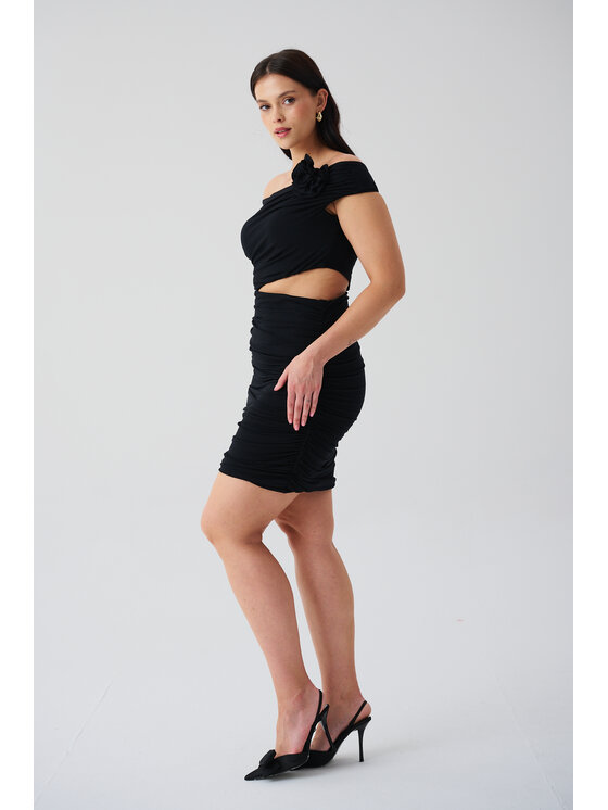 ROSE AVENUE ROSE AVENUE Sukienka elegancka SUKIENKA LILA Czarny Regular Fit