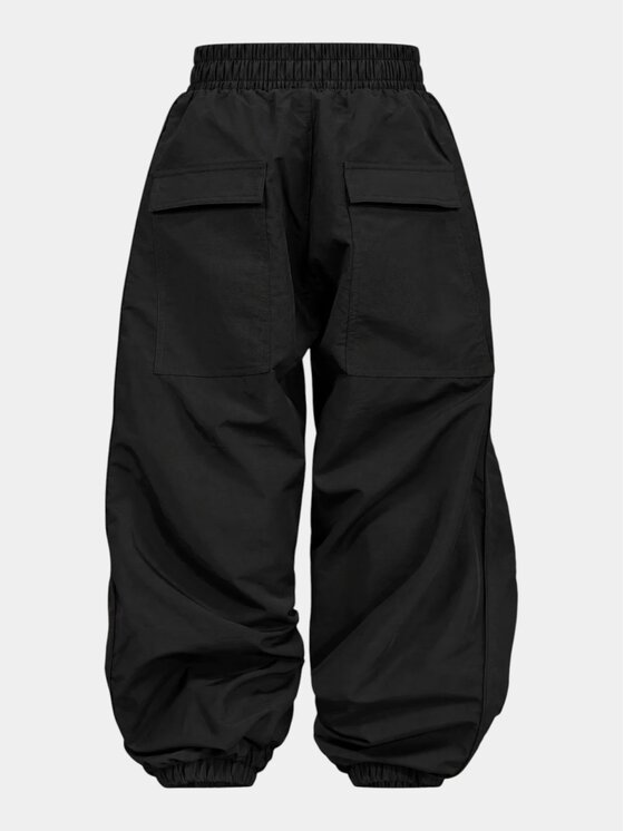 MADE BY SOCIETY MADE BY SOCIETY Spodnie materiałowe QUTE Pants - P37779 Czarny Basic Fit