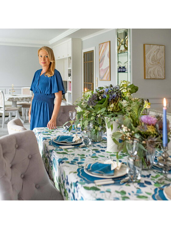 Roseberry Home Roseberry Home Podkładka na stół haftowana Blue Petali Niebieski