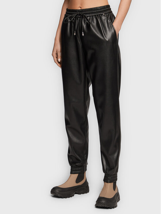 Boss Pantaloni din imitație de piele Tafeja 50476853 Negru Regular Fit