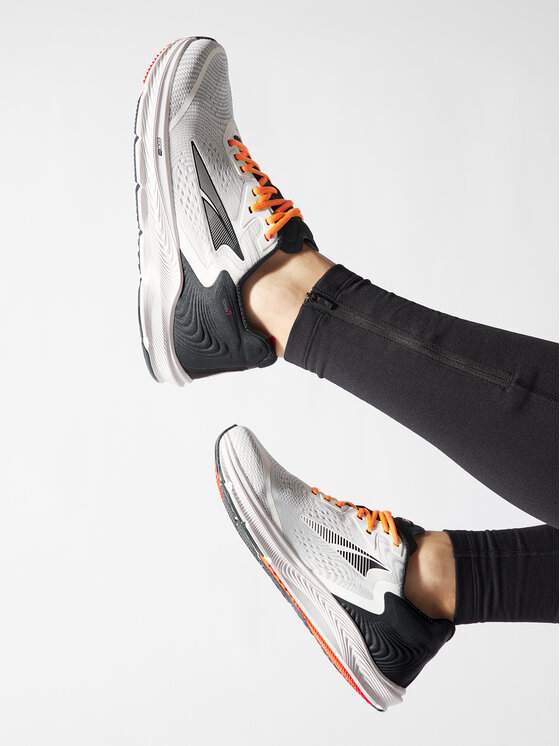 Altra Altra Jooksujalatsid M Torin 5 AL0A547F108-080 Valge