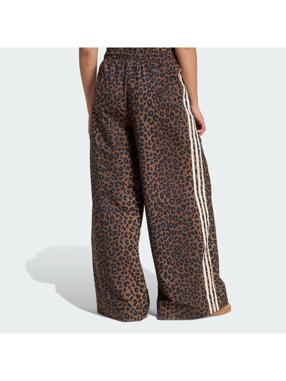 adidas adidas Dressipüksid Leopard Firebird JW7302 Pruun Wide Leg