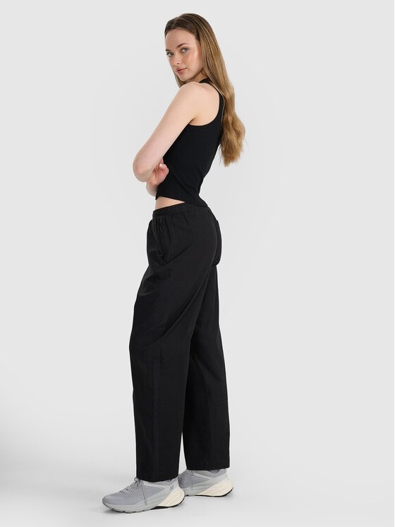 4F 4F Παντελόνι υφασμάτινο 4FRSS25TTROF1448-20S Μαύρο Relaxed Fit