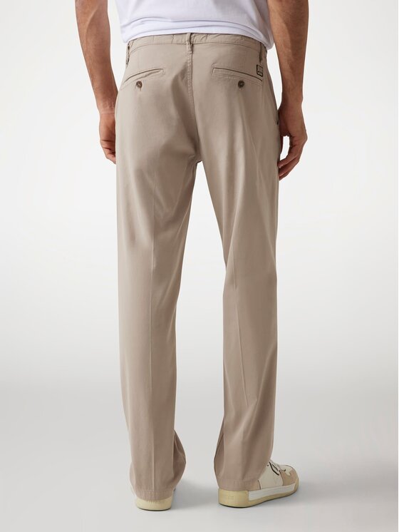 Guess Guess Spodnie materiałowe 175253 Brązowy Regular Fit