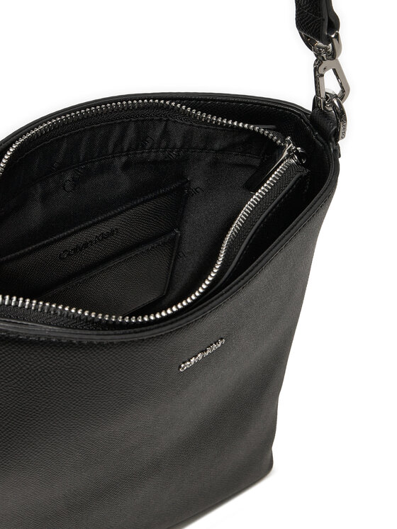 Calvin Klein Calvin Klein Käekott Ck Must Small Bucket_Caviar K60K613129 Must