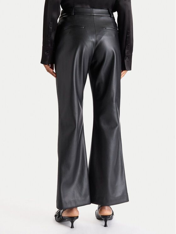 HUGO HUGO Spodnie z imitacji skóry Hamunelle-1 50546824 Czarny Flare Fit