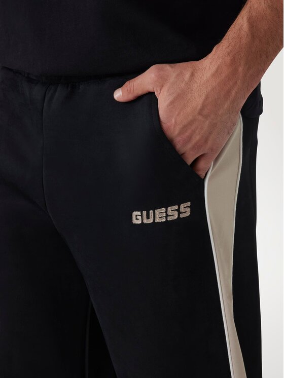 Guess Guess Spodnie materiałowe 171181 Czarny Regular Fit