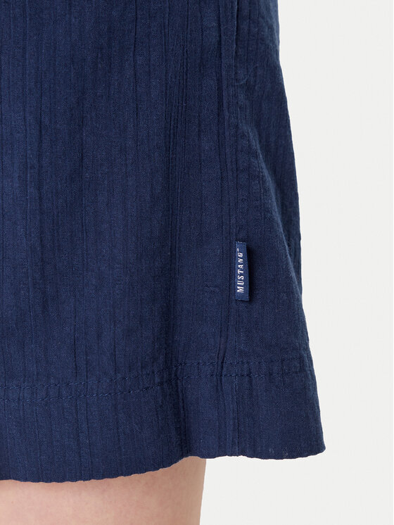 Mustang Mustang Pantalon scurți din material Darrah 1016586 Bleumarin Relaxed Fit