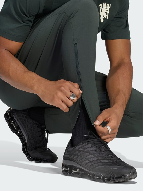adidas adidas Spodnie materiałowe 172027 Zielony Regular Fit