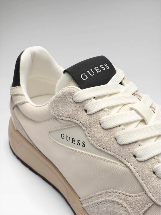 Guess Guess Sneakersy 180231 Biały