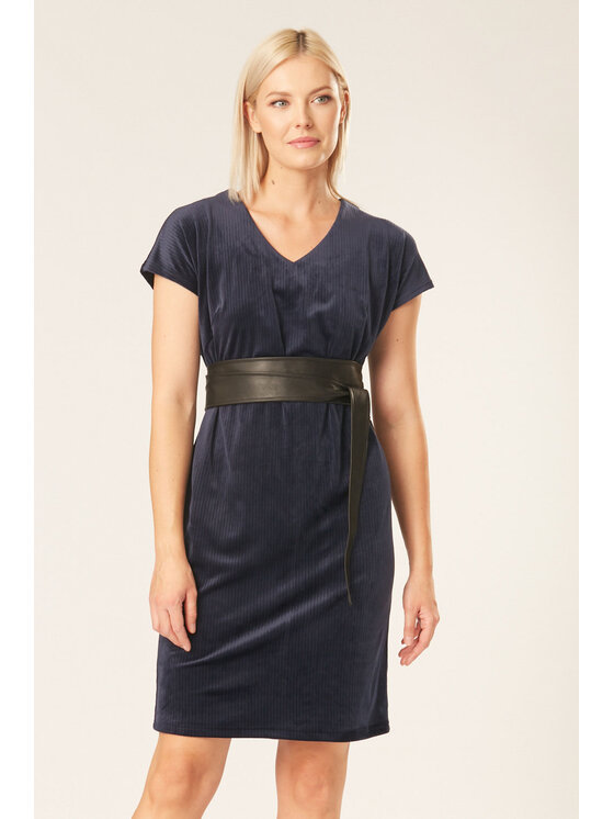 QUIOSQUE QUIOSQUE Každodenní šaty VELURI DRESS Tmavomodrá Regular Fit
