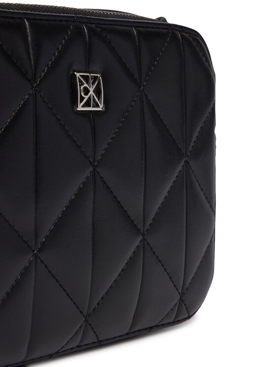 Calvin Klein Calvin Klein Táska Quilted Double Zip Camera Bag LV04F3328G Fekete