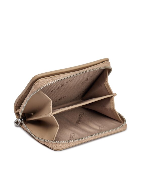 Calvin Klein Calvin Klein Портфейл Ck Must Z/A Wallet W/Flap Md K60K607432 Бежов