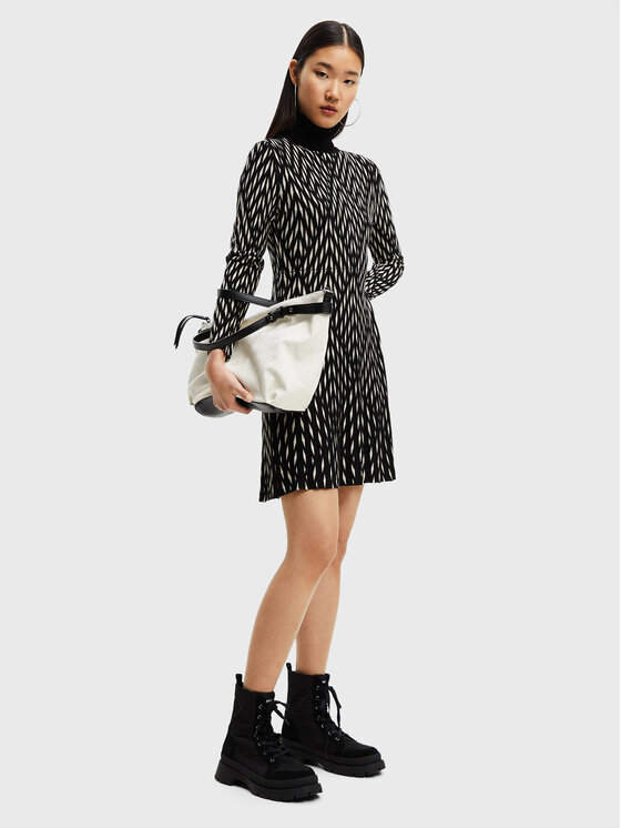 Desigual Desigual Rochie tricotată Sian 22WWVF07 Negru Regular Fit