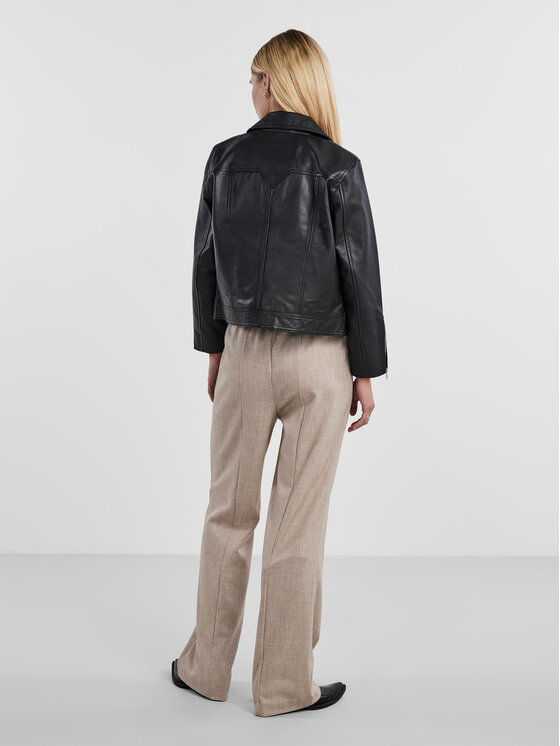 YAS Odinė striukė 26031785 Juoda Regular Fit | Modivo.lt